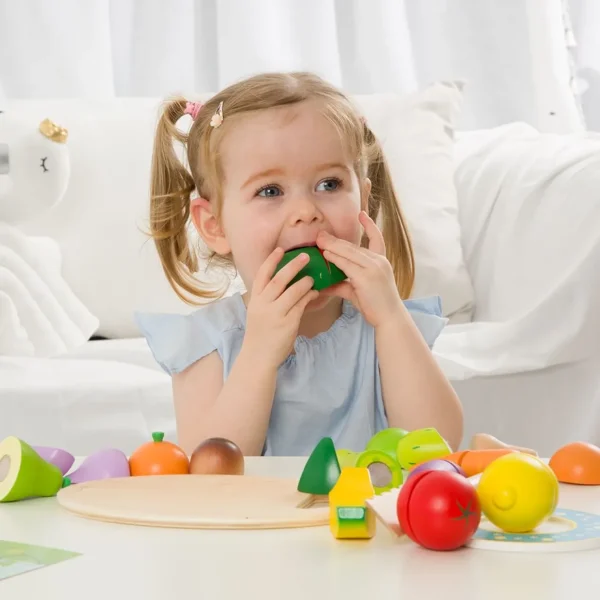 Classic World - Cutting Fruit